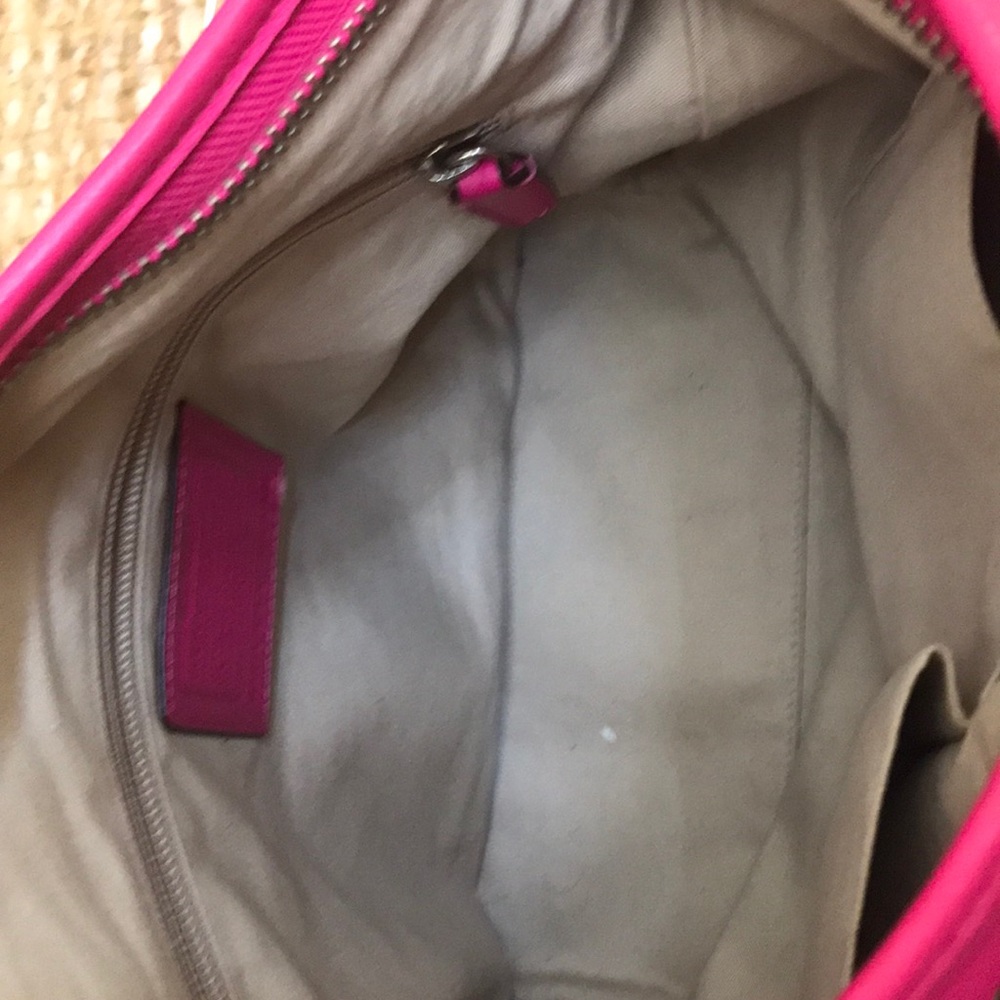 Coach leather hobo shoulder bag in pink! - Picture 4 of 5